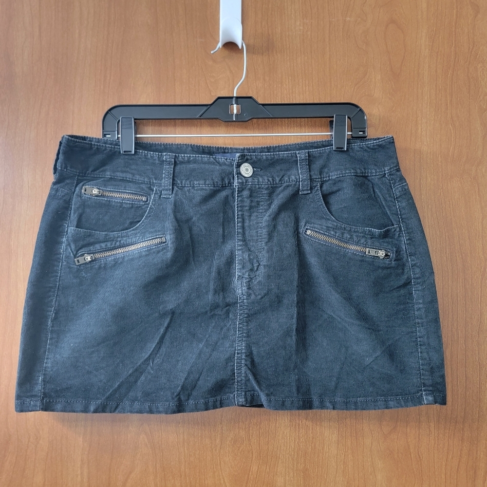 American Eagle Black Corduroy Zipper Mini Skirt Size 18